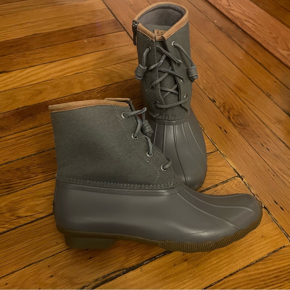 Sperry Gray Women's size 8 Duck Boots